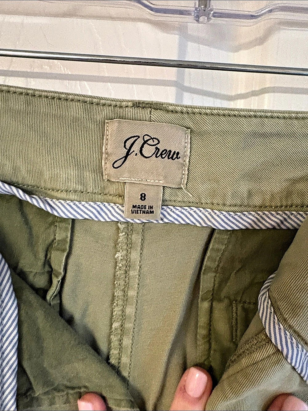 J.Crew Women's Bermuda Shorts in Green Size 8 Like New - Picture 2 of 2